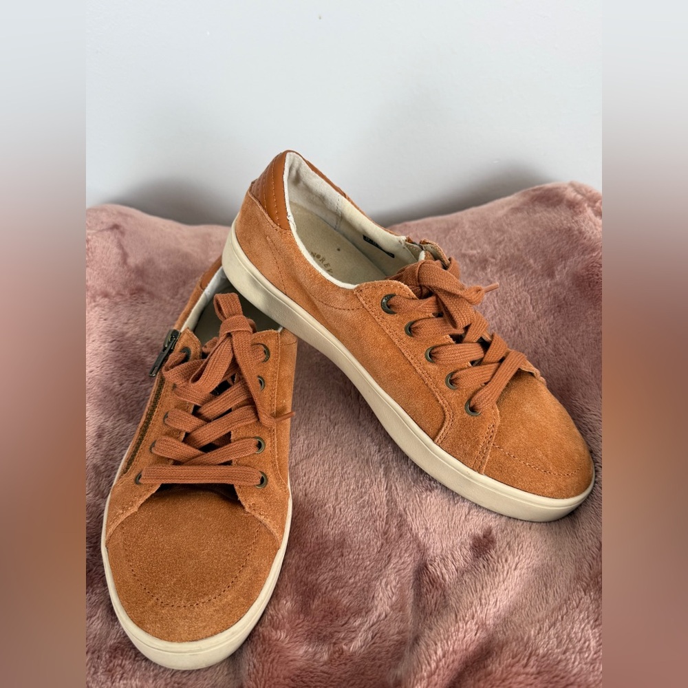 REVITALIGN Women's Moccasins in Tan